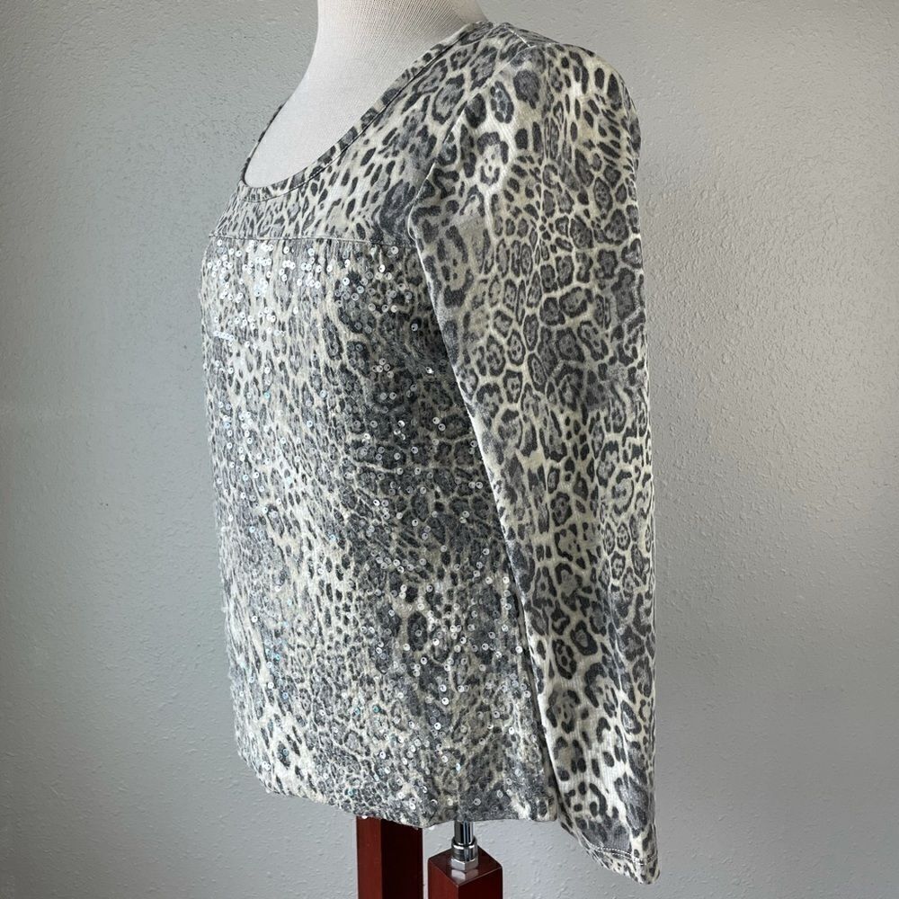 Liz Claiborne Petite Leopard Print Top EUC - Picture 4 of 7